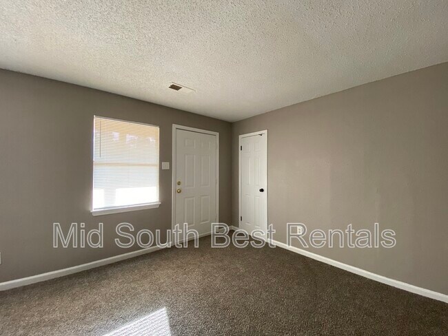 Foto del edificio - 3645 Edgefield Dr