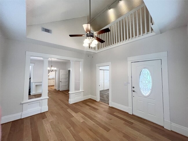 Building Photo - 421 E Myrtle St