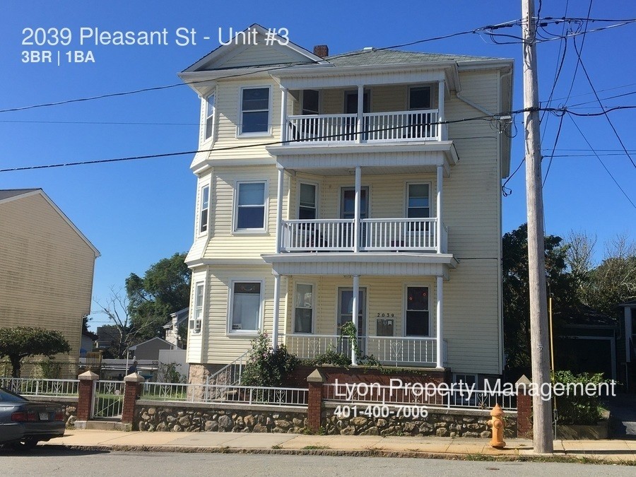 Foto principal - 2039 Pleasant St