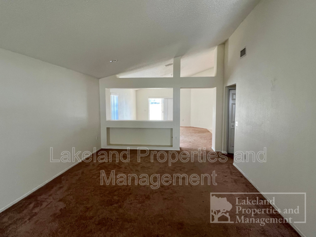 Foto del edificio - 1119 Clearpointe Way