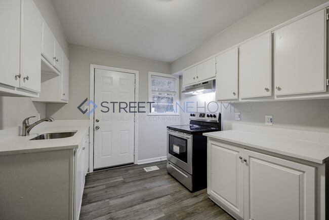 Foto del edificio - 3310 Carver St