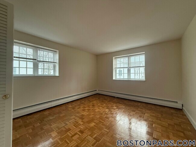 Foto del edificio - 32 Worthen Rd