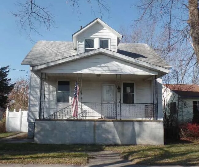 Building Photo - 115 St Louis Ave