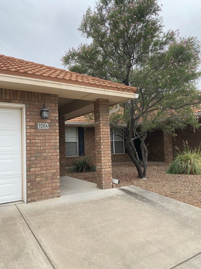 Building Photo - 320 Sherrill Ln