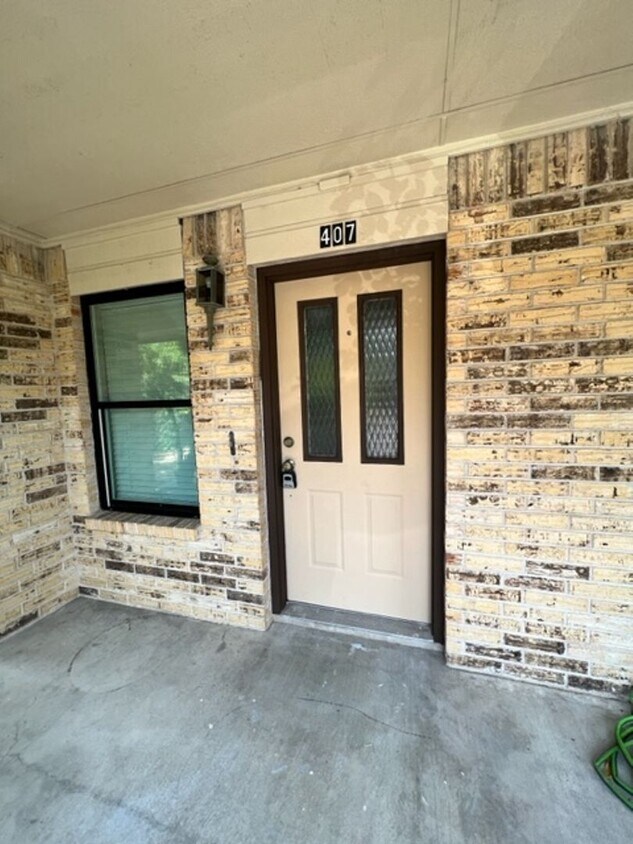 Primary Photo - GREAT CONDO -WONDERFUL LOCATION