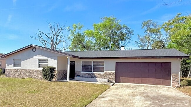 Building Photo - 1420 Continental Dr