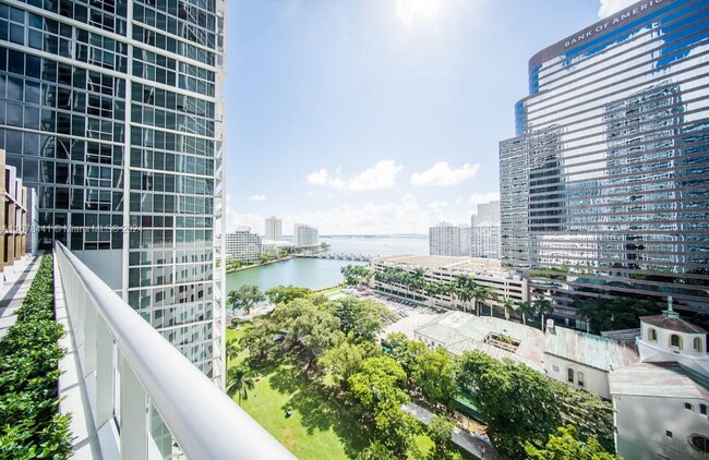 Foto del edificio - 495 Brickell Ave