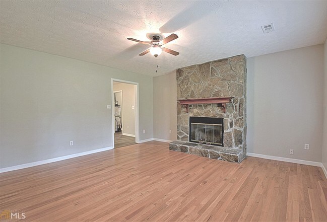 Foto del edificio - 408 Ironwood Way