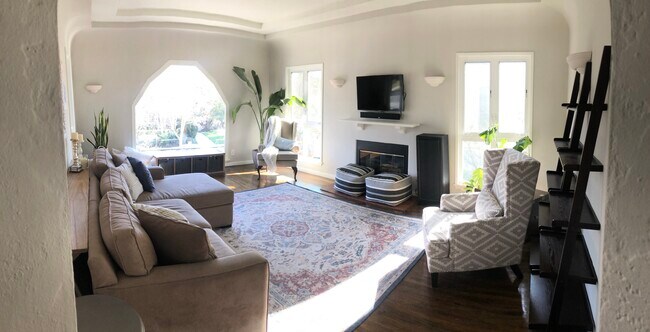 Foto del edificio - 1603 Stearns Dr