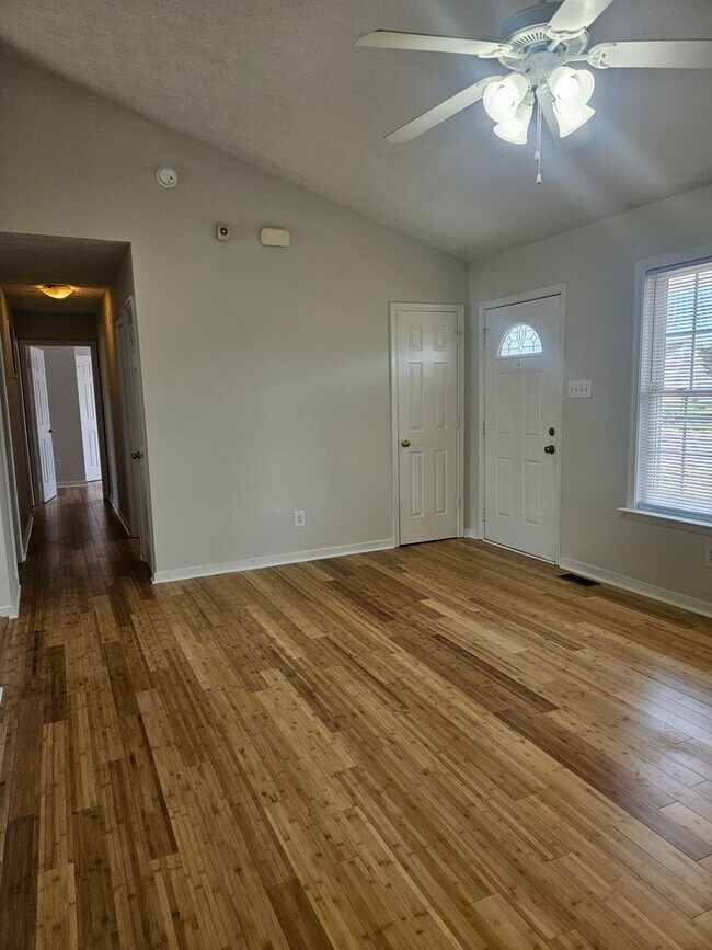 Foto del edificio - 2524 National St