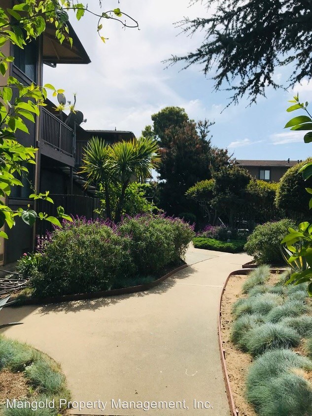 Foto del edificio - 444 Dela Vina Ave