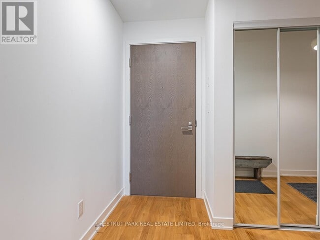 Building Photo - 109 Ossington Ave