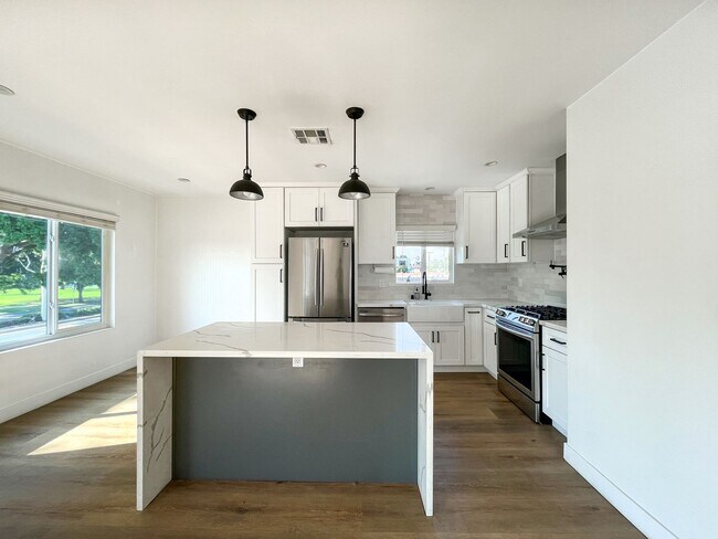 Building Photo - 13053 Venice Blvd