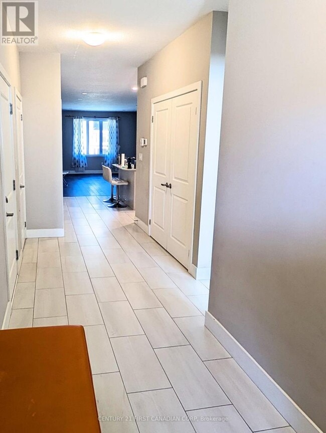 Photo du bâtiment - 1355 Whetherfield St