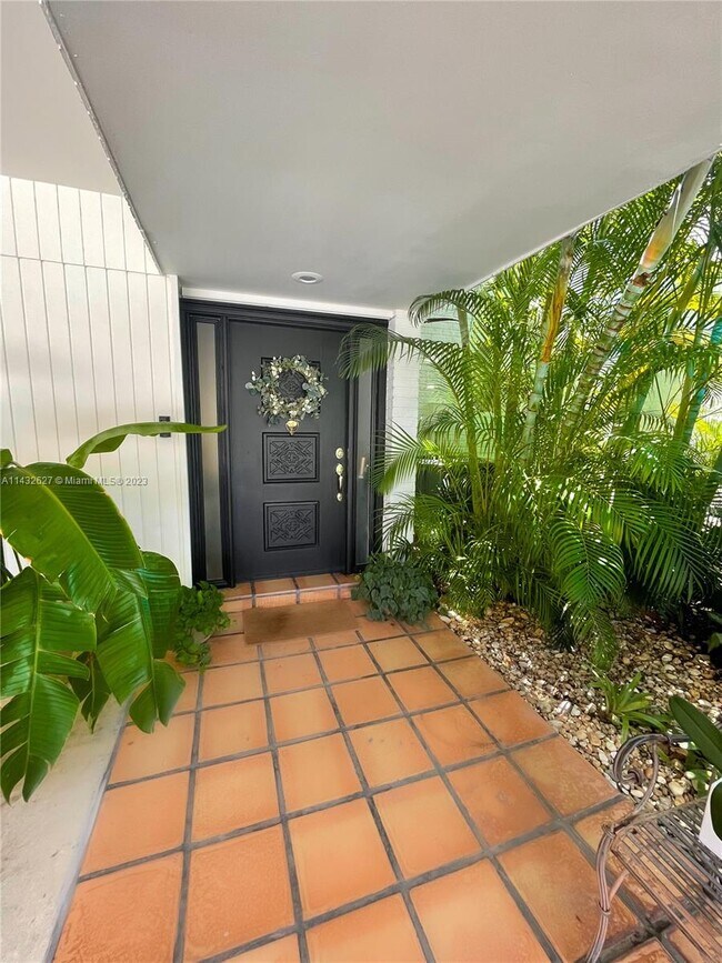 Building Photo - 7526 SW 58th Ave