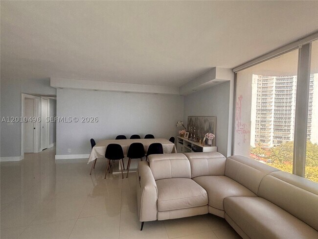 Building Photo - 19355 Turnberry Way