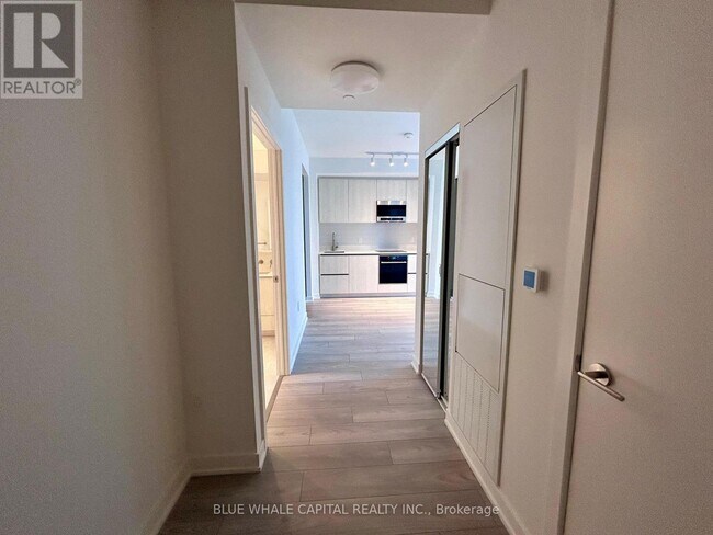 Photo du bâtiment - 120 Broadway Ave