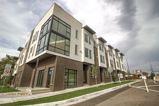 Foto del edificio - 2098 S Galapago St