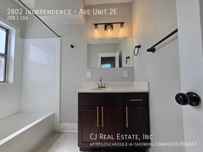 Foto del edificio - 2802 Independence-Ave Unit 2E
