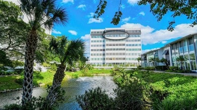 Building Photo - 1125 W Peppertree Dr