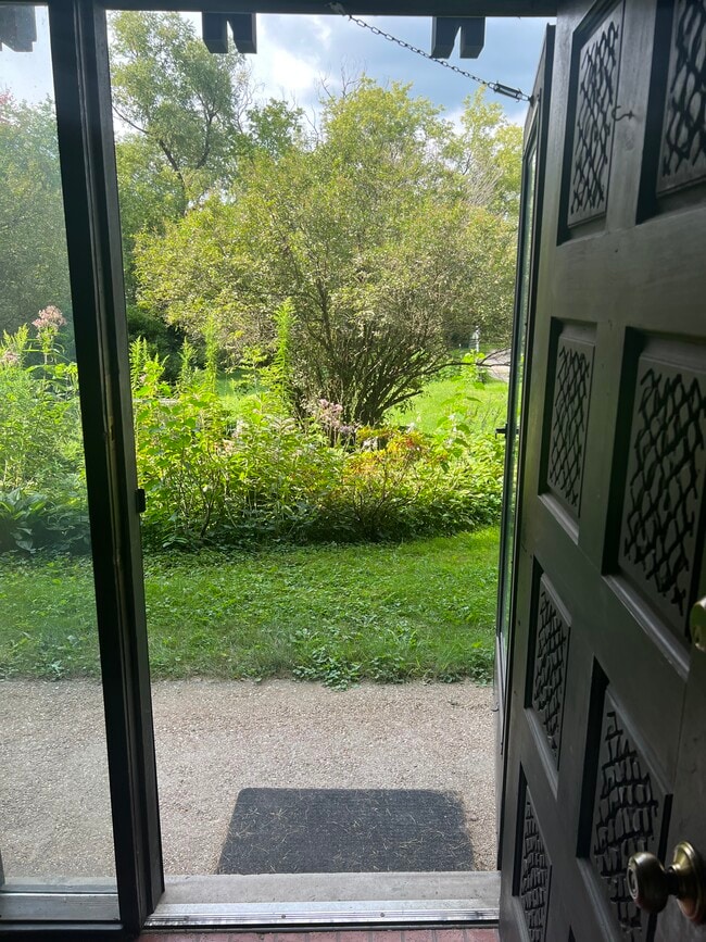 15810 IL173 Unit Oversized Studio Condo, Harvard, IL 60033 Condo for Rent in Harvard, IL