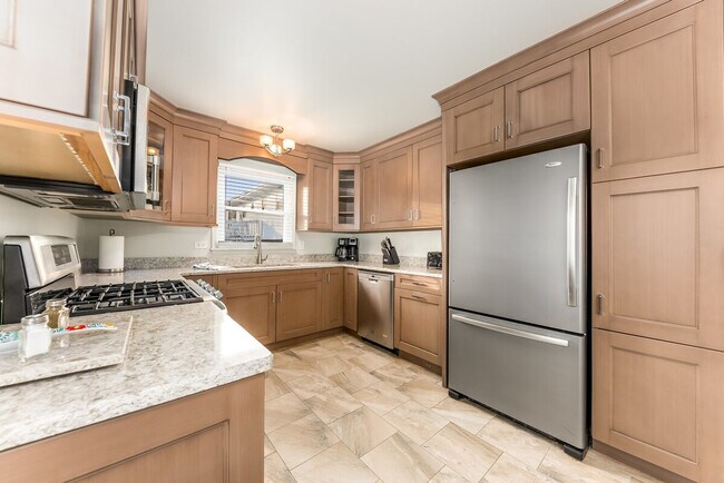 Foto del edificio - 8501 Loveland Ln