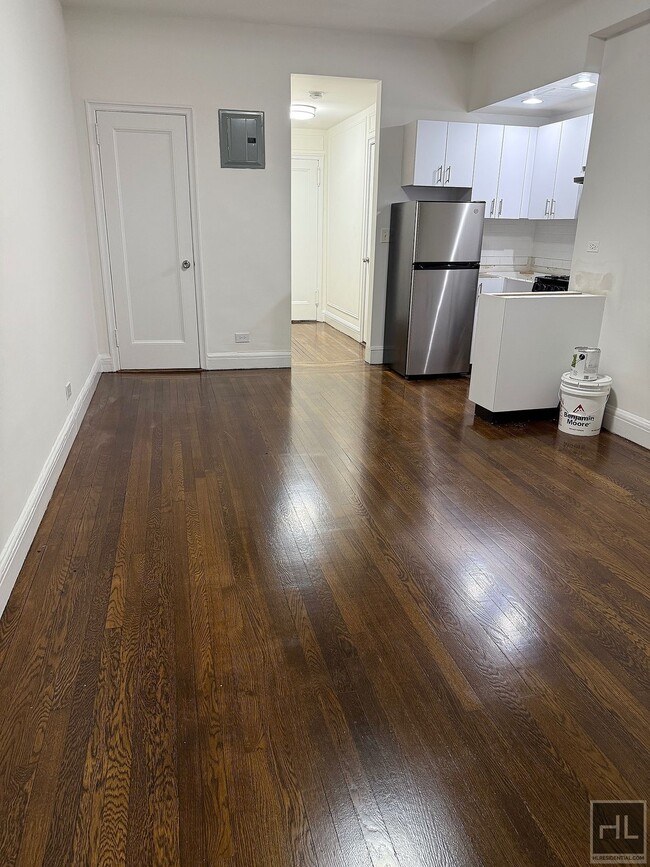 Building Photo - AMAZING 1 BR APARTMENT! WON’T LAST!!