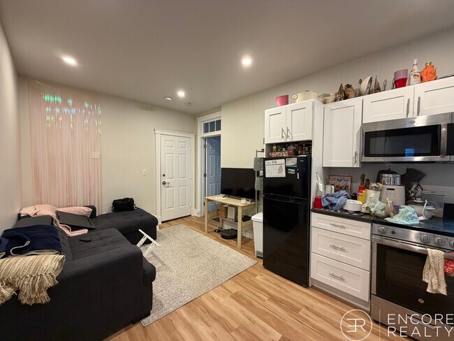 Building Photo - 7 Miner St