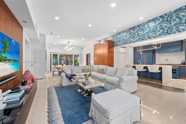 Foto del edificio - 8030 Noremac Ave