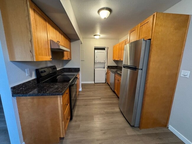 Building Photo - 2Bd/1Ba Kirkland Condo