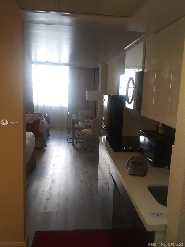 Foto del edificio - 19201 Collins Ave