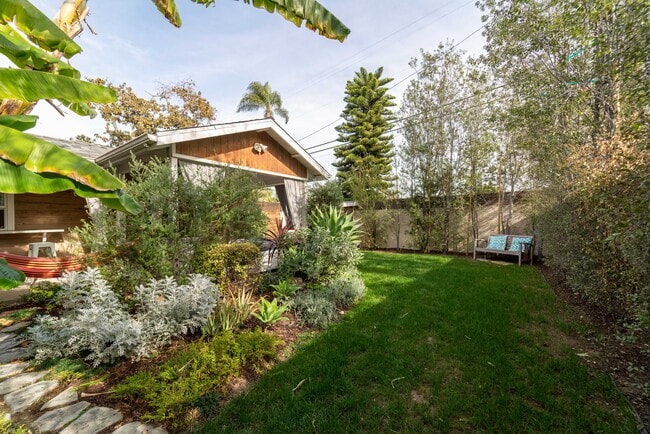 Building Photo - 10949 Aletta Ave