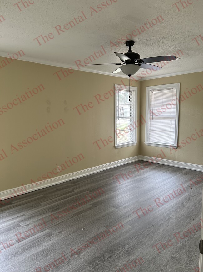 Building Photo - 3719 Rapides St