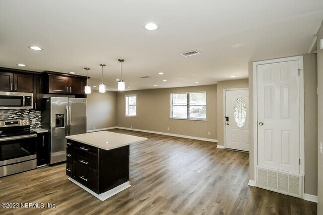 Building Photo - 5534 Enchanted Dr