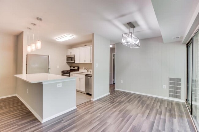 Foto del edificio - 5200 Crossfield Ct