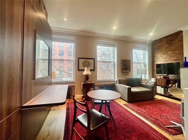 Building Photo - 459 W 47th St
