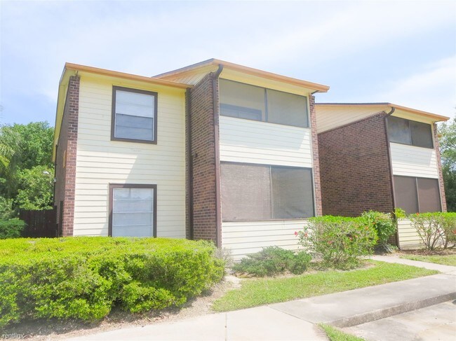 Building Photo - 1400 Gandy Blvd N