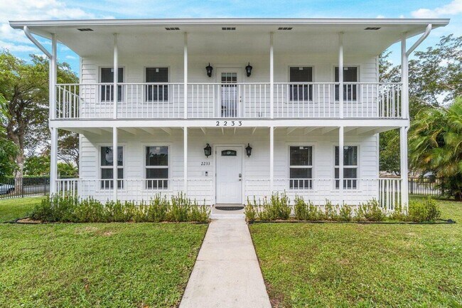 Foto del edificio - 2233 Dock St
