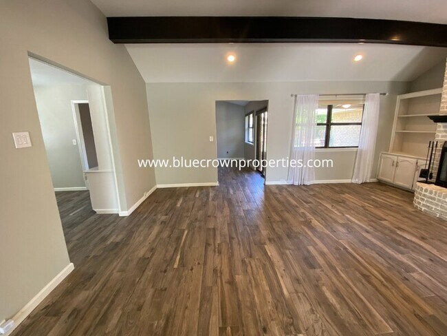 Foto del edificio - 9 Brookfield Ct
