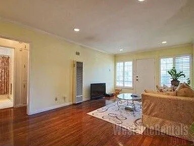 Foto principal - 10823 Whipple St