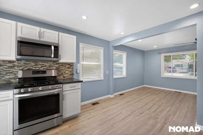 Building Photo - 2520 S Knox Ct