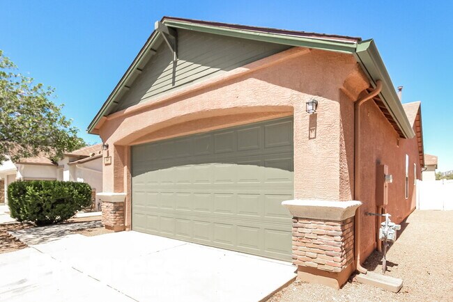 Foto del edificio - 8410 W Razorbill Dr
