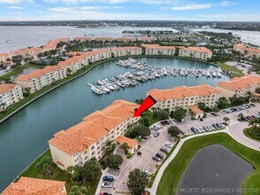 Building Photo - 8 Harbour Isle Dr E