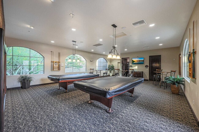 Foto del edificio - 5450 E Deer Valley Dr