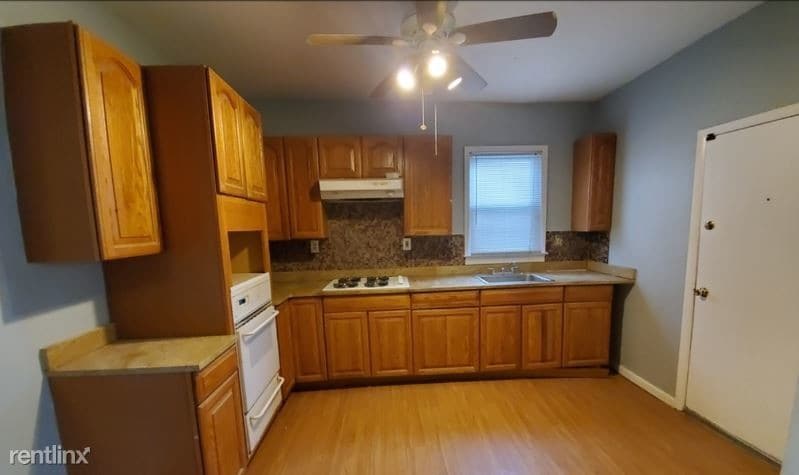Primary Photo - 234 Sherman Ave