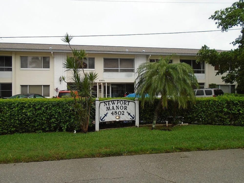 Entrada - 4802 Tudor Dr