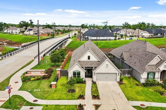 Foto del edificio - 1703 Rustling Creek Dr