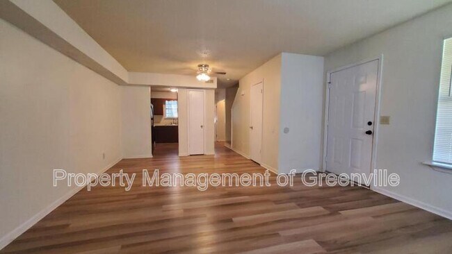 Building Photo - 128 Montague Dr