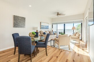 Building Photo - 7700 Seawall Blvd