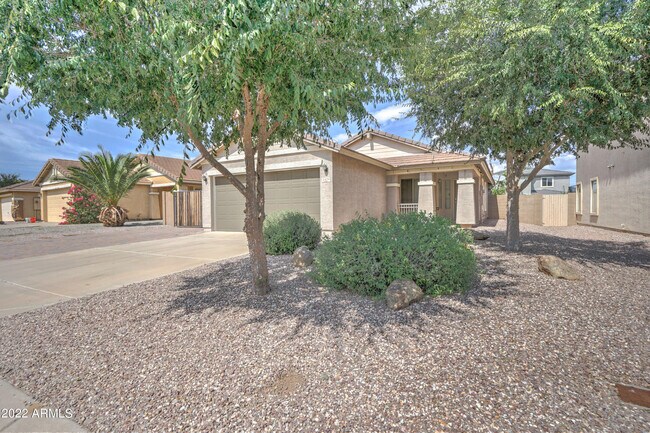 Building Photo - 2470 W Sawtooth Way